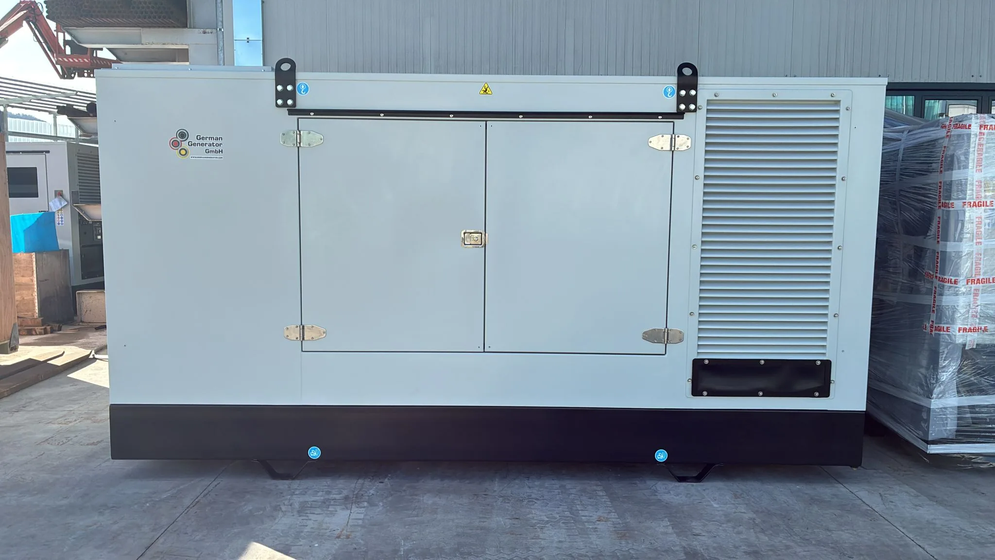 Schallgedämmtes Notstromaggregat 385 kVA mit Baudouin Dieselmotor und Leroy Somer Generator