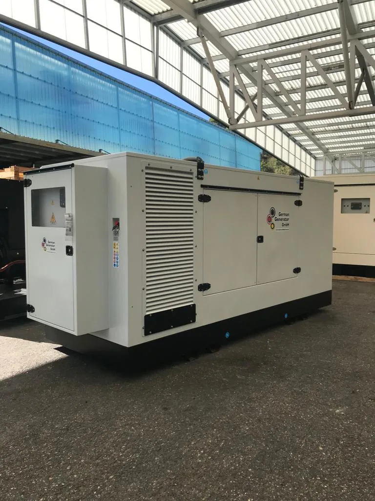 2 × schallgedämmte Erdgas-Stromerzeuger 450 kVA mit SCANIA-Motor und Stamford Generator