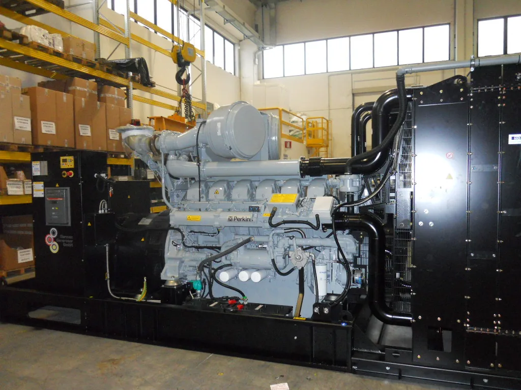 Stationäres Aggregat 1700 kVA mit Perkins Dieselmotor und Stamford Generator